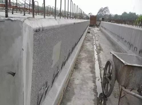 混凝土的收縮不可避免危害巨大,添加膨脹劑的關(guān)鍵就在這里